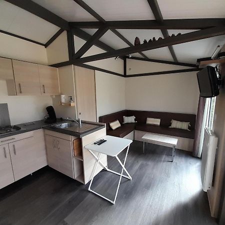 Camping Au Tour De L'Aveyron 洛斯彼特勒特杜拉兹 外观 照片