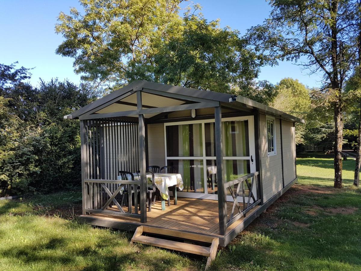 Camping Au Tour De L'Aveyron 洛斯彼特勒特杜拉兹 外观 照片