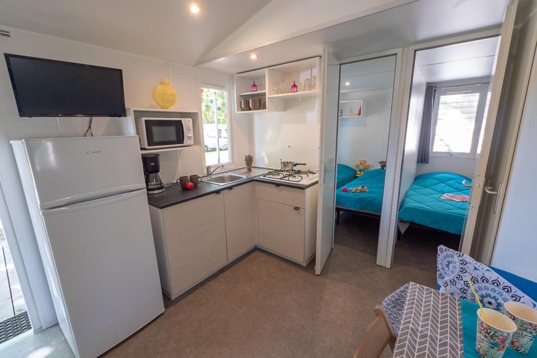 Camping Au Tour De L'Aveyron 洛斯彼特勒特杜拉兹 外观 照片