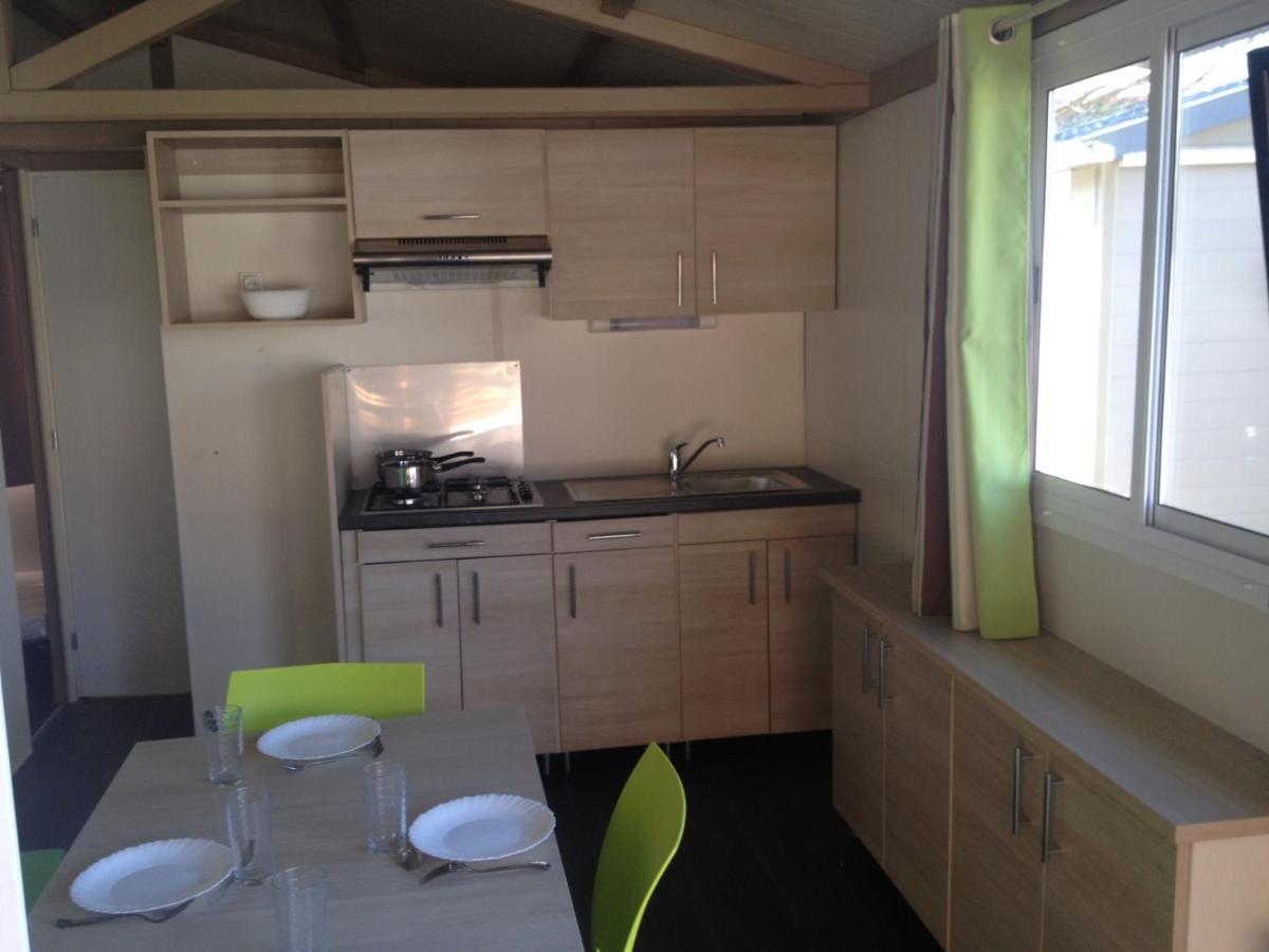 Camping Au Tour De L'Aveyron 洛斯彼特勒特杜拉兹 外观 照片