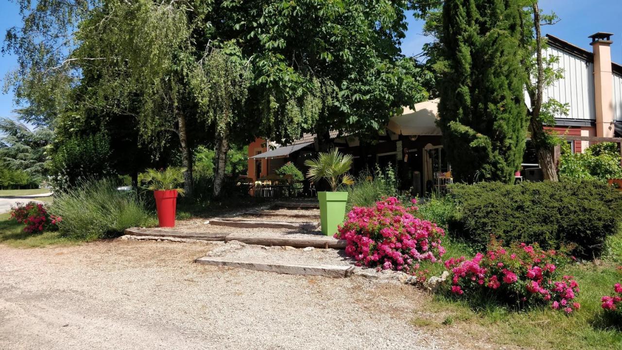 Camping Au Tour De L'Aveyron 洛斯彼特勒特杜拉兹 外观 照片