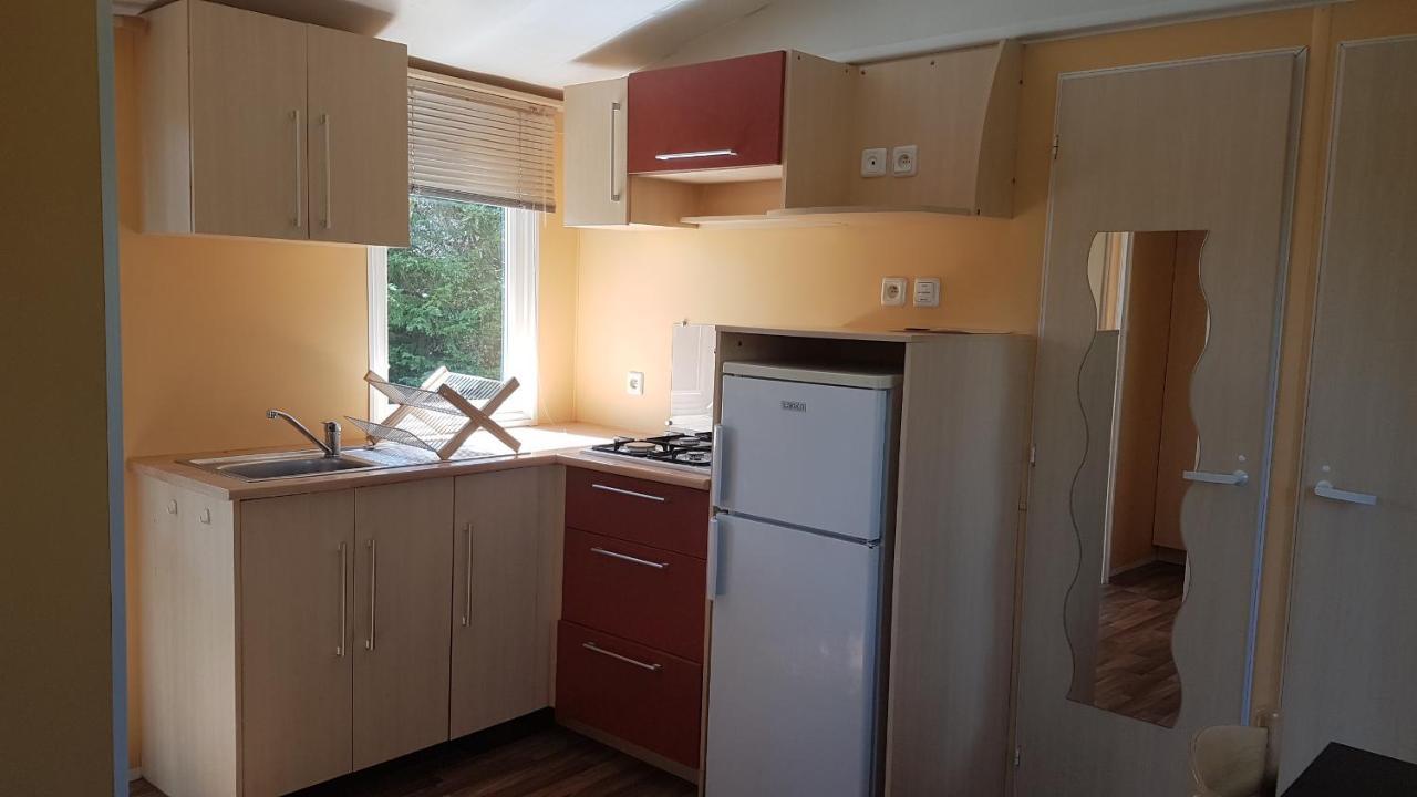 Camping Au Tour De L'Aveyron 洛斯彼特勒特杜拉兹 外观 照片