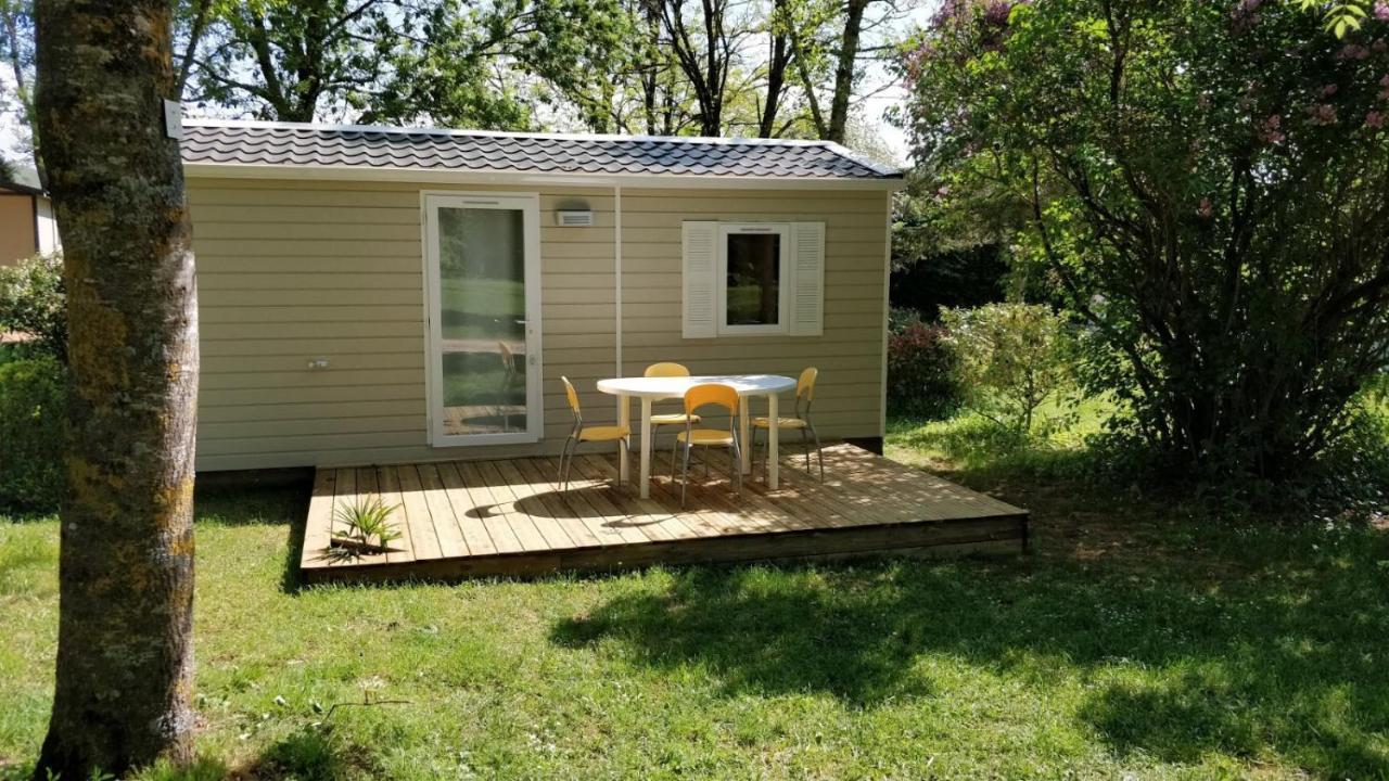Camping Au Tour De L'Aveyron 洛斯彼特勒特杜拉兹 外观 照片