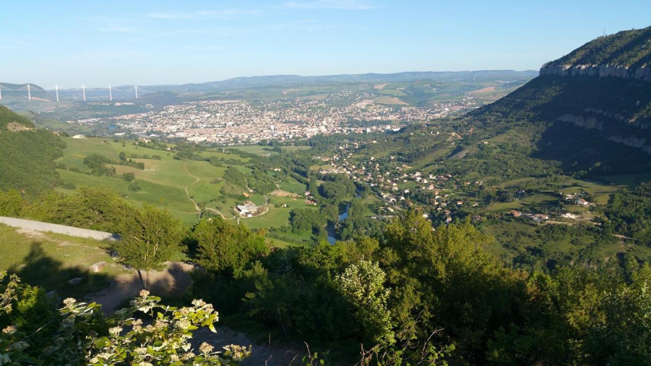 Camping Au Tour De L'Aveyron 洛斯彼特勒特杜拉兹 外观 照片